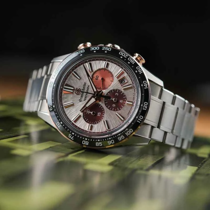 Grand-Seiko-Evolution-9-Sunrise-Tentagraph-SLGC006-Titanium-and-Rose-Gold-review-4.jpg