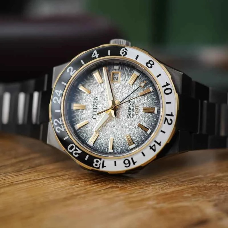 手頃な価格の GMT: シチズン 880 シリーズ限定版は、真の旅行者向けに設計された優れた価値のある選択肢です。