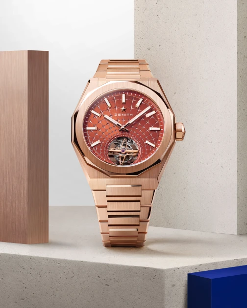 ZENITH真力时焕新呈献DEFY巅峰系列陀飞轮天际腕表玫瑰金款，灵感源自历史悠久的品牌制表厂.png