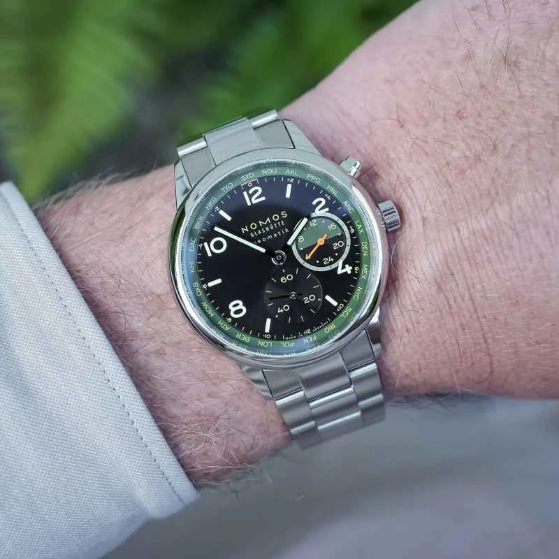 2025-Nomos-Club-Sport-Neomatik-Worldtimer-Night-Navigation-Series-Trace-Vector-Grid-review-1.jpg