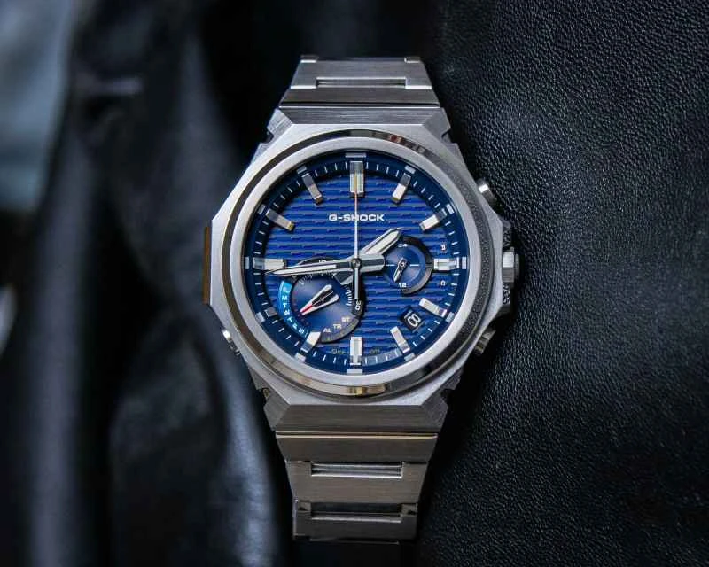 G-Steel GSTB1000D は、これまでで最もエレガントなカシオ G-Shock です。