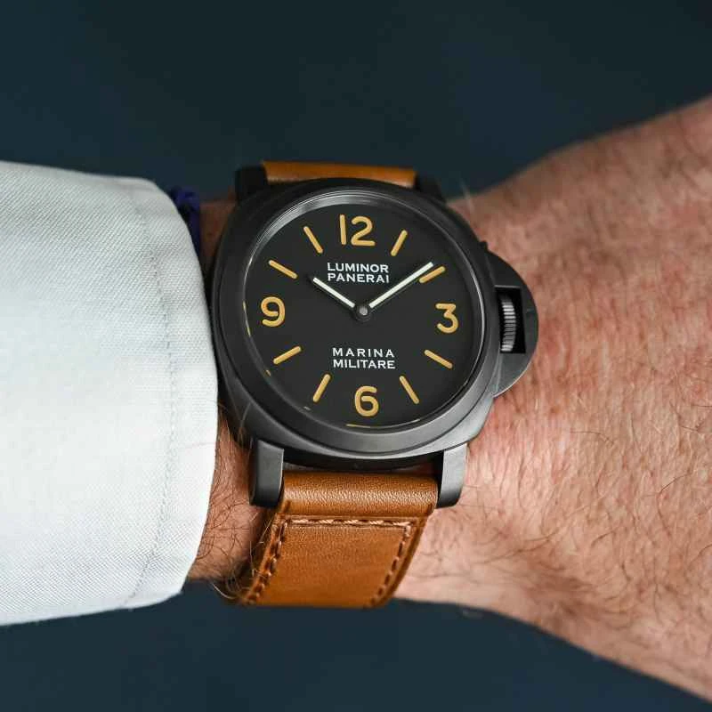 Panerai-Luminor-Marina-Militare-PAM05218-44mm-Black-DLC-review-3.jpg