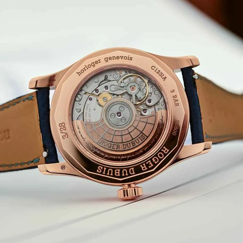 Roger-Dubuis-Hommage-La-Placide-Perpetual-Calendar-Review-4.jpg
