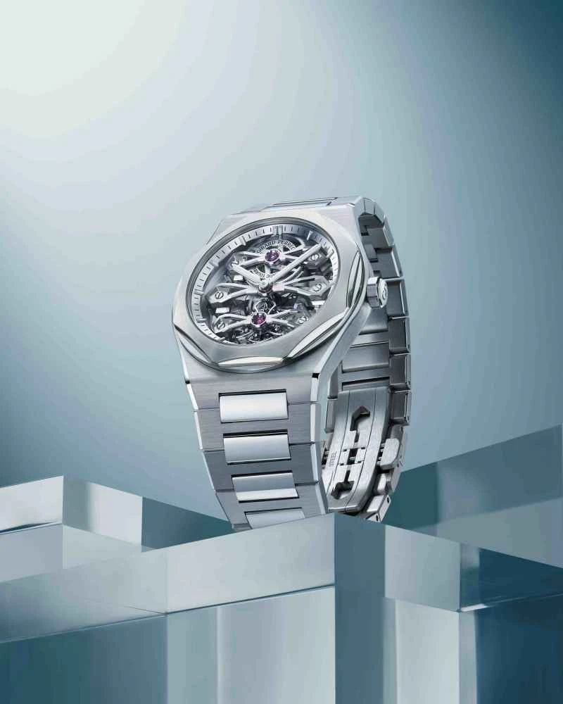 ロレアート50周年を記念して、ジラール・ペルゴがロレアート スリーゴールド ブリッジ トゥールビヨン ウォッチを発表