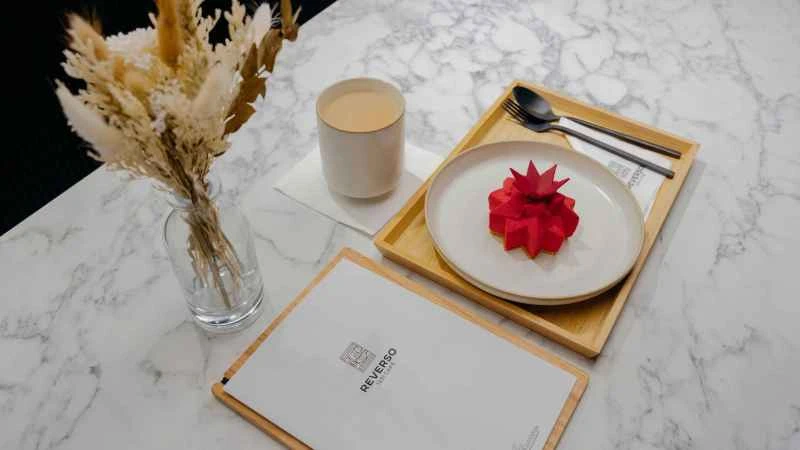 2025_reversostoriesdubai_cafe_16x9.jpg