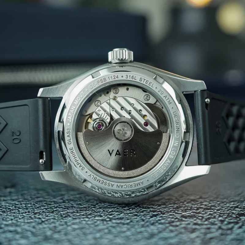 Vaer-G5-Pacific-Steel-GMT-Watch-Made-in-USA-review-7.jpg