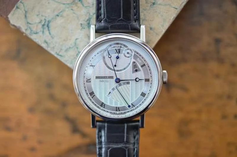 ブレゲ クラシック 7225: 時計製造の頂点に立ち返り、再びトレンドをリードします。