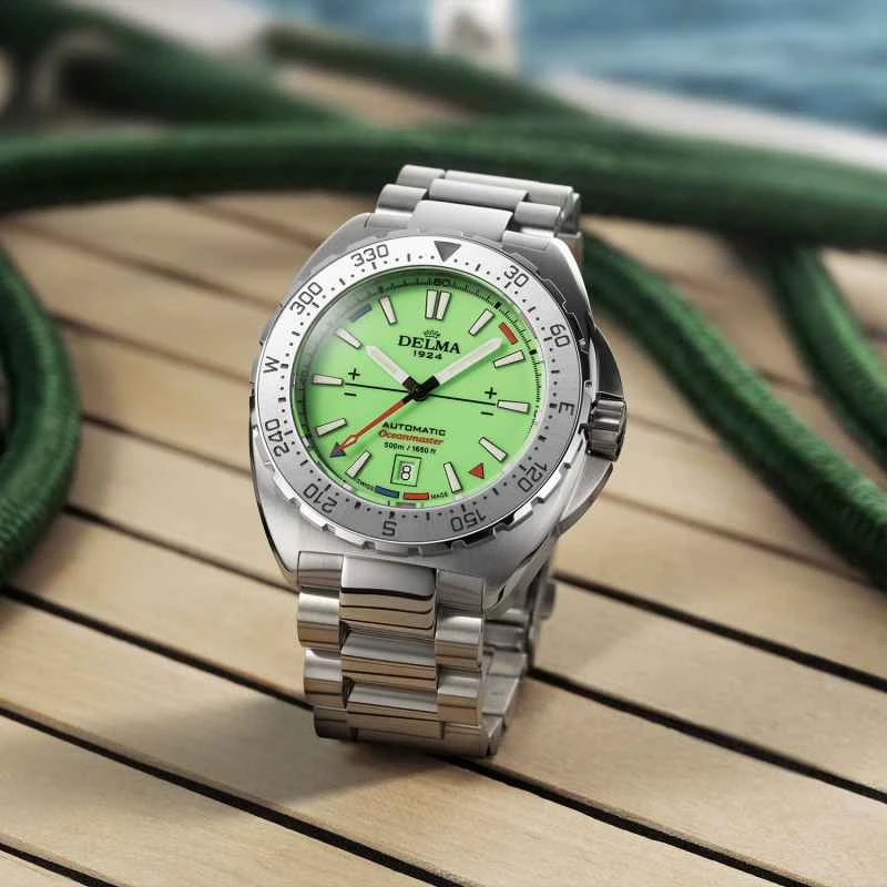 Delma-Oceanmaster-Lume-Fully-Luminescent-Dial-Dive-Watch-8.jpg