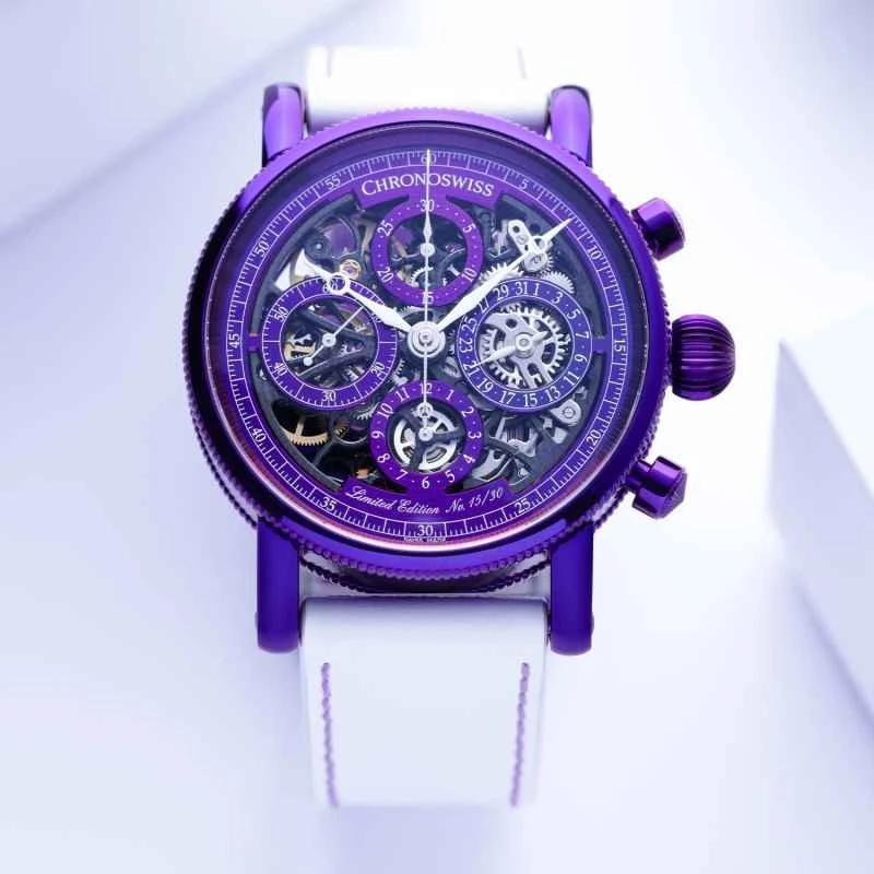 スケルトンクロノグラフ30周年を記念したクロノスイス オーパス パープルレイン。