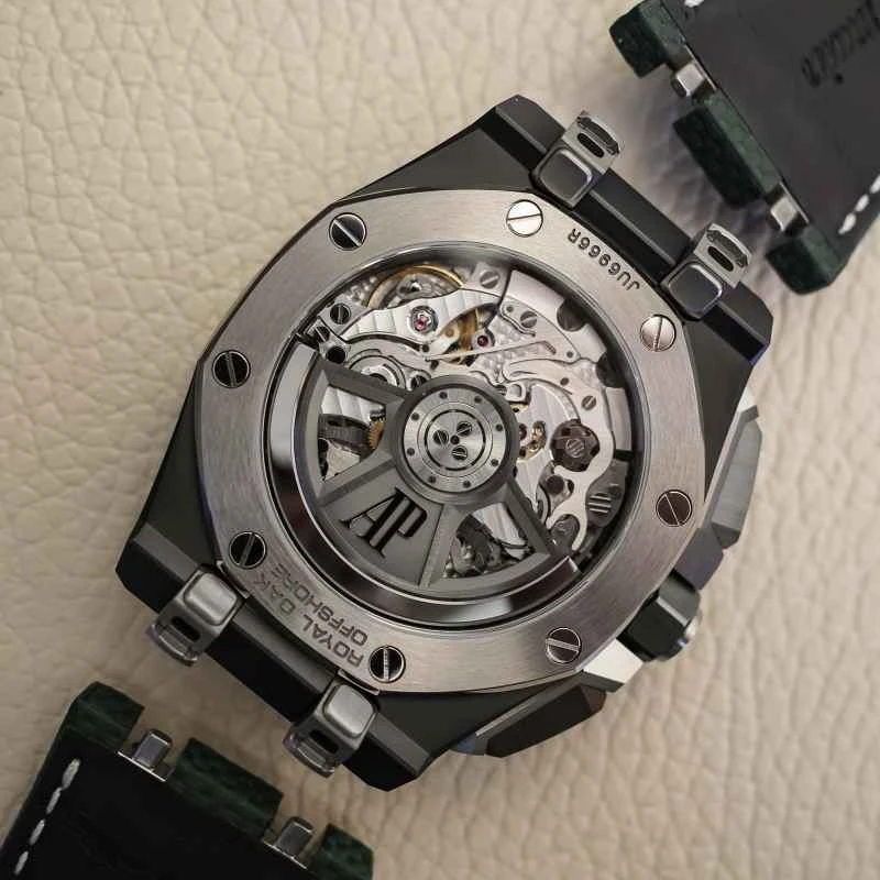 Audemars-Piguet-Royal-Oak-Offshore-Selfwinding-Chronograph-43mm-Green-and-Black-Ceramic-new-generation-ROO-26420CE-review-3.jpg