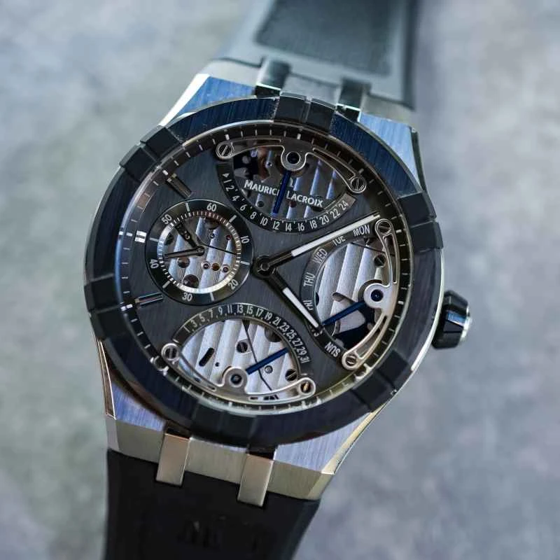 スポーティな外観と、細部までこだわって作られたコア：モーリス・ラクロア アイコニック トリプル レトログラード ウォッチ