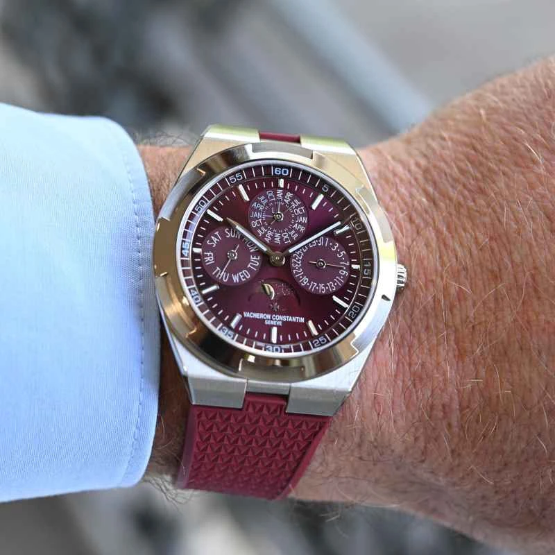 2025-Vacheron-Constantin-Overseas-Perpetual-Calendar-Ultra-Thin-review-6.jpg