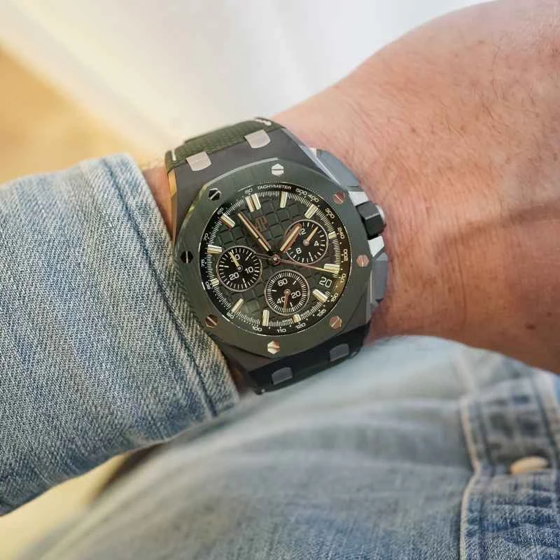 Audemars-Piguet-Royal-Oak-Offshore-Selfwinding-Chronograph-43mm-Green-and-Black-Ceramic-new-generation-ROO-26420CE-review-2.jpg