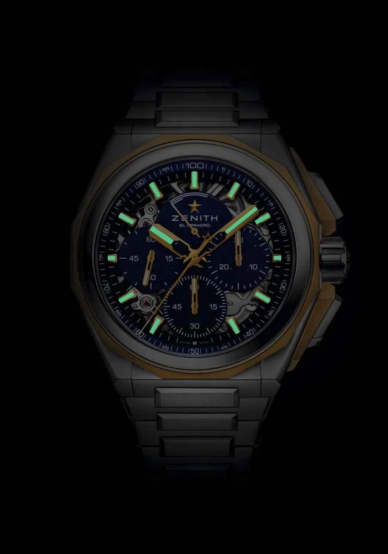 镂空表盘上，时标和指针均涂覆SuperLuminova SLN C1超级夜光物料，确保昏暗环境下仍能清晰读时.jpg