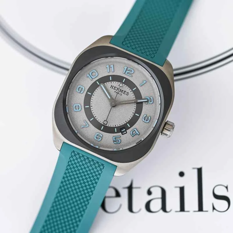 2025-Hermes-H08-Titanium-and-Bleu-Saint-Cyr-review-1.jpg