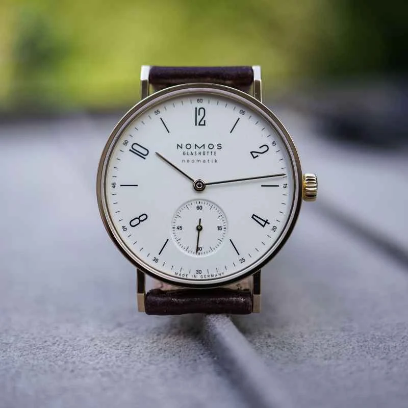 2025-Nomos-Tangente-Gold-Neomatik-review-6.jpg