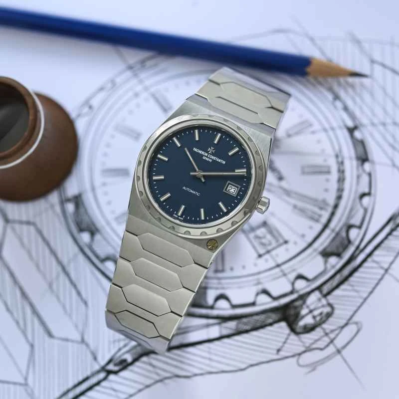 2025-Vacheron-Constantin-222-steel-blue-dial-Vacheron-Historiques-222-Steel-review-13.jpg