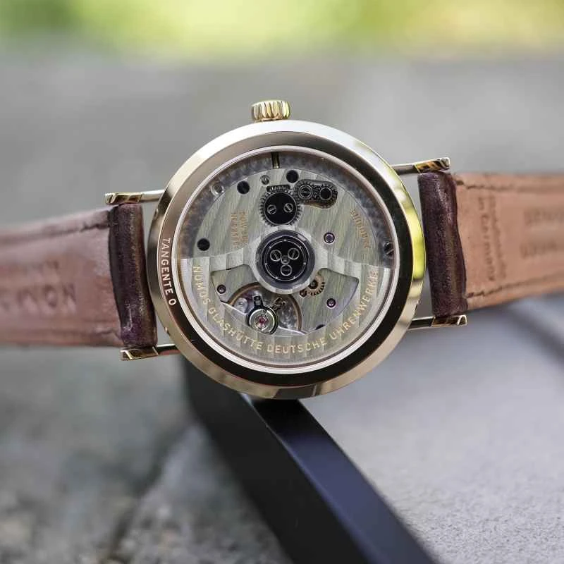 2025-Nomos-Tangente-Gold-Neomatik-review-3.jpg